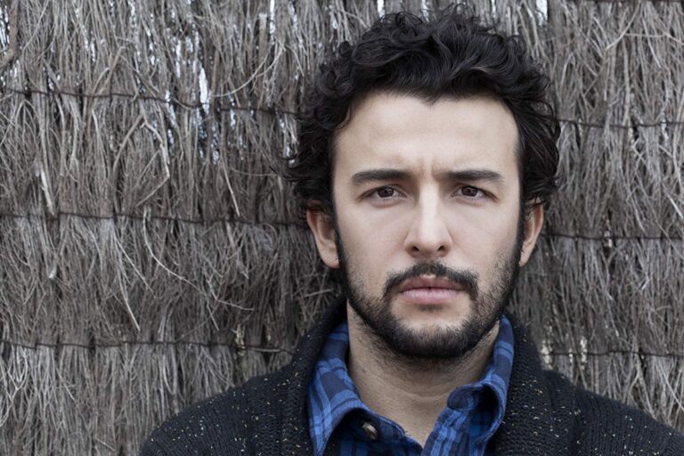 “We need to start a movement to become more aware that everyone else also has good days & bad, difficult moments and hardships” With Actor Salvador Chacon