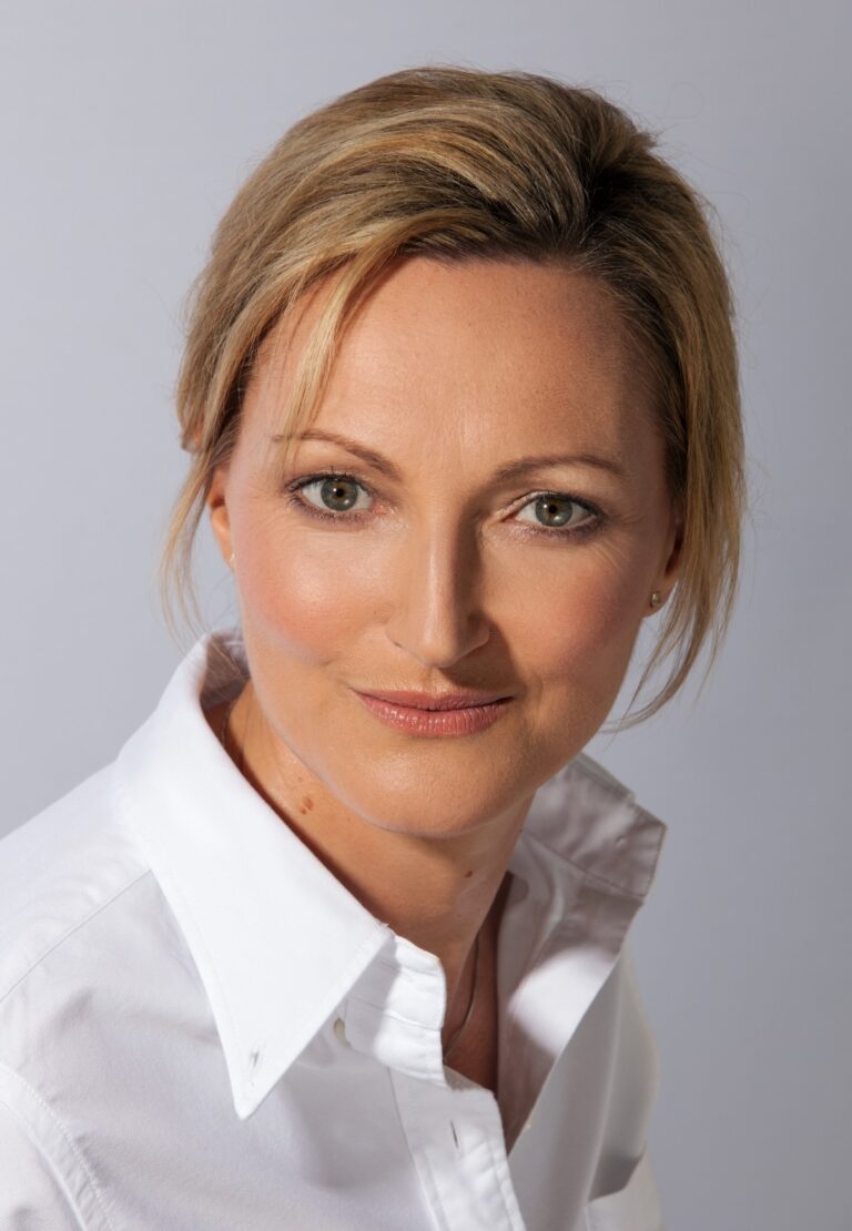 Rising Star Andrea Thornton: “We keep treating the product, never the cause of all these ‘mental health’ labels. I have an answer, I just need the right people to listen.”