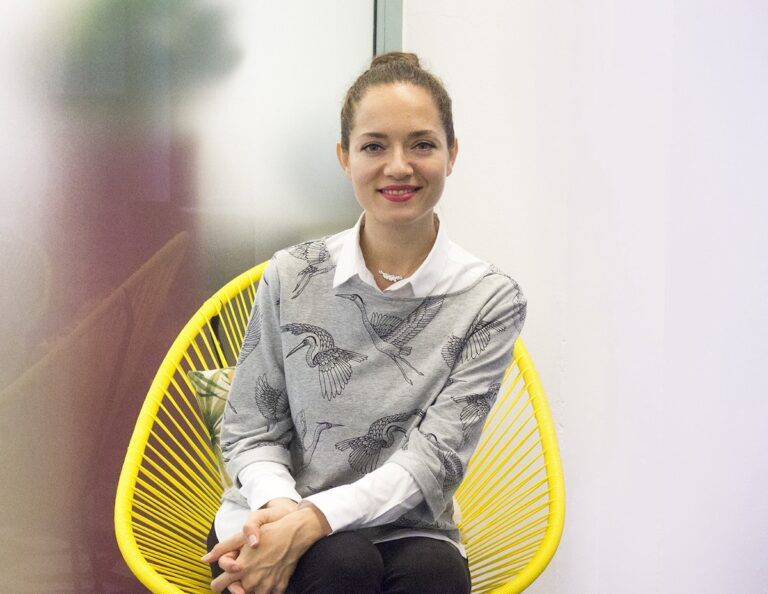 5 Ways To Create a Healthy Relationship With Technology, With Psychologist Teodora Pavković