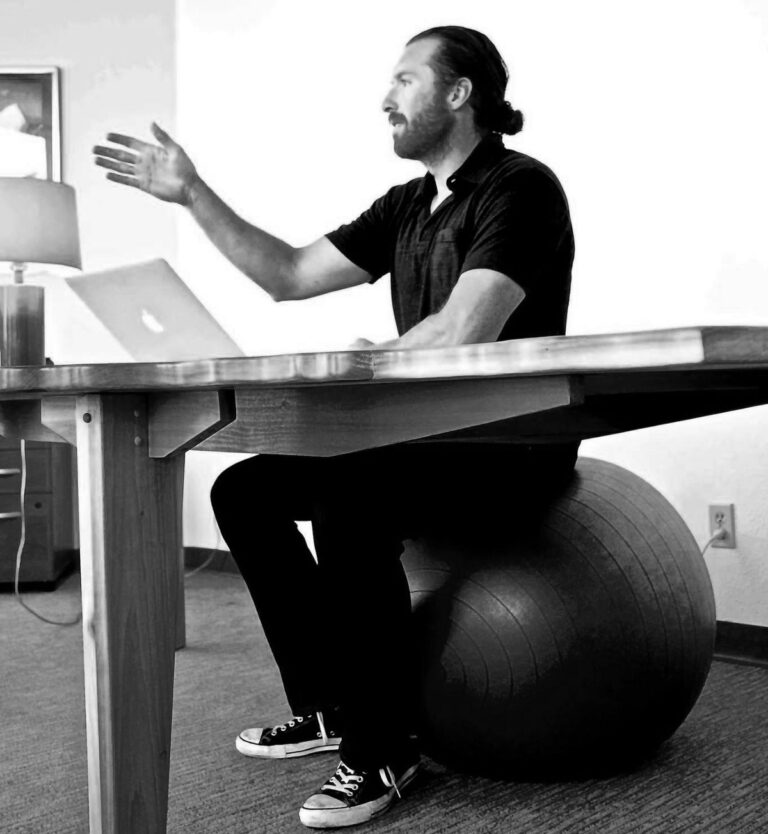 5 Things You Need To Know To Successfully Manage a Team, With Douglas Smith, CEO of True Nutrition