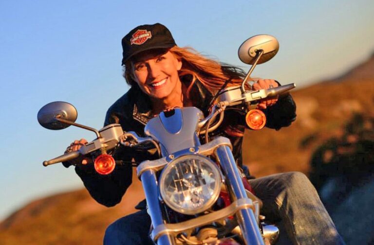 Rising Star Cindy Rae: “Americans are obsessed with youth, only 5 percent of advertising is directed at older consumers. We need to see more baby Boomers in advertisements and movies.”