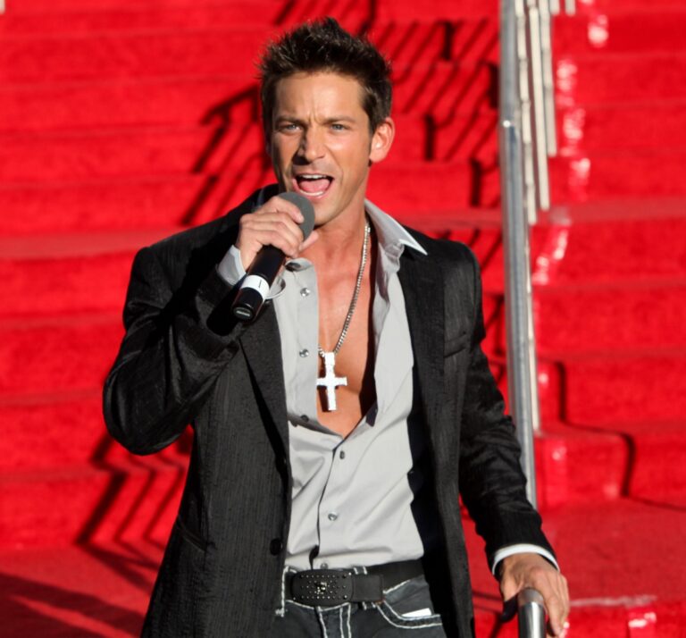 “I’d like to start a movement to activate the youth to vote and not be politically complacent ” With Jeff Timmons of 98 Degrees