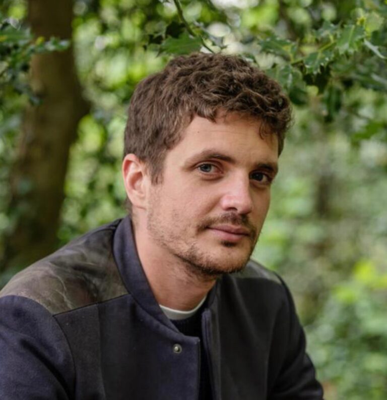 Social Impact Heroes: Why & How Simon Butler of Migrate Art Is Helping To Change Our World
