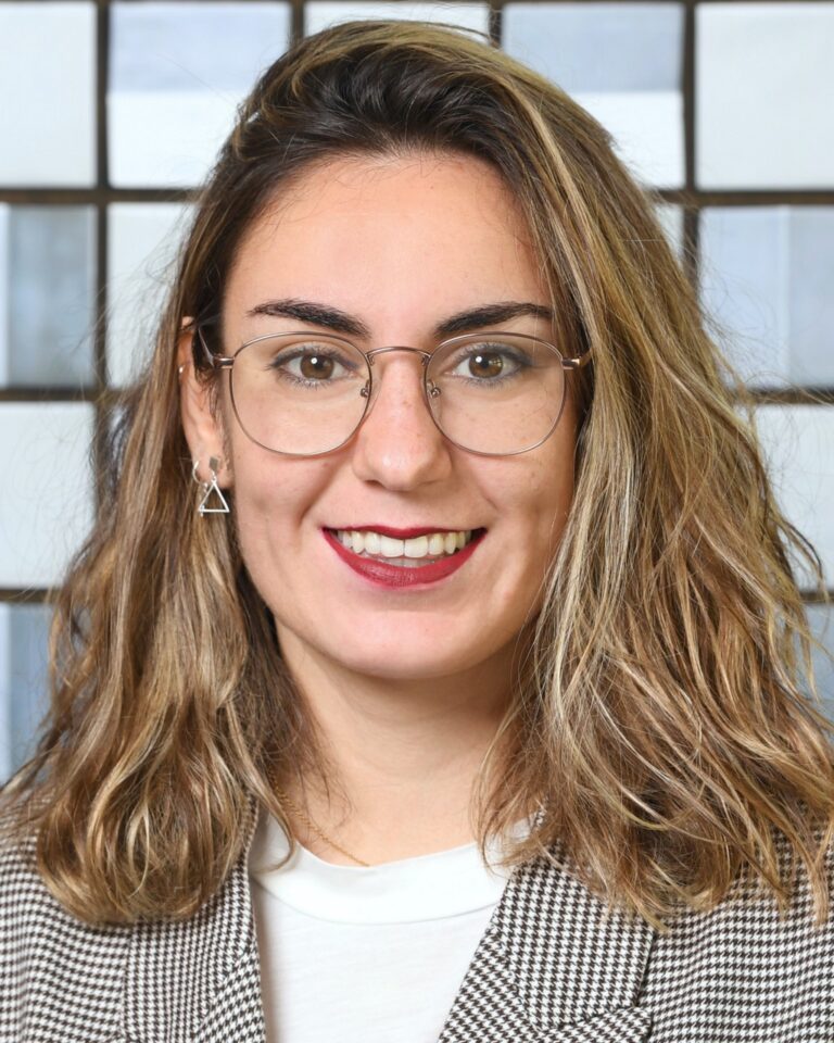 Social Impact Heroes: Why & How Miriam Agüero of Meraki Smile School Is Helping To Change Our World