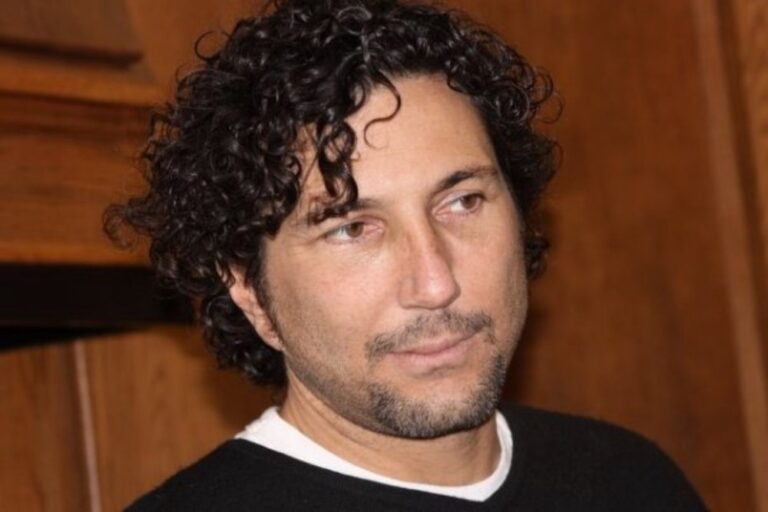 How Alex Shohet of Red Door Life Is Helping To Battle One of Our Most Serious Epidemics