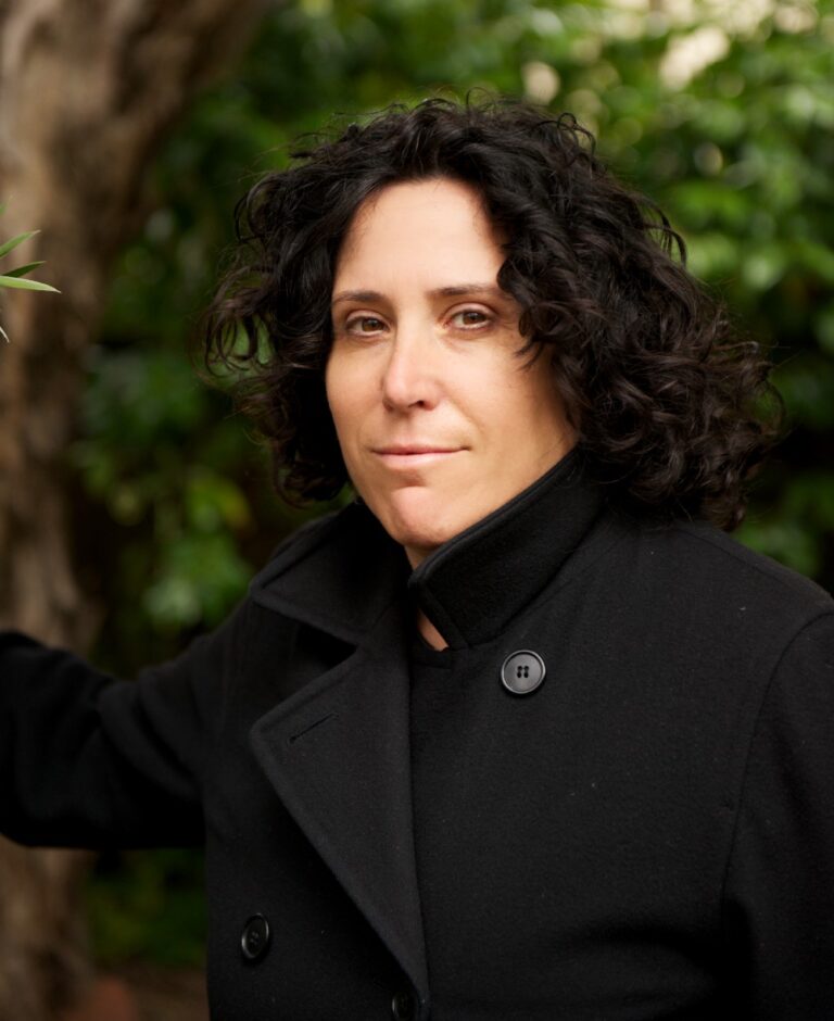 Author Evette Davis On How To Create Compelling Science Fiction and Fantasy Stories