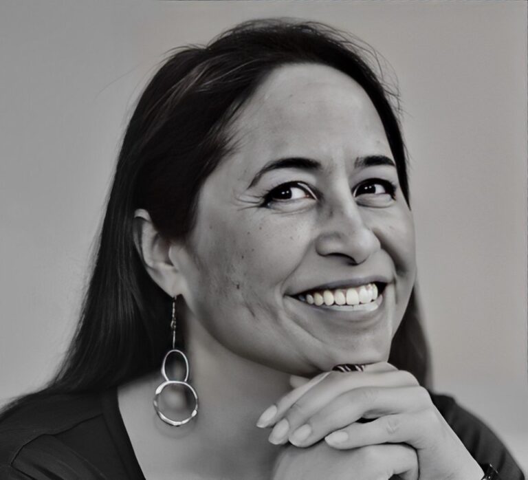 Maria Leonard Olsen On How Simplifying & Decluttering Your Life Can Make You Happier
