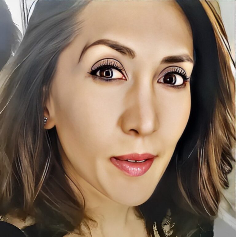 Sasha Laghonh Of Sasha Talks On How Simplifying & Decluttering Your Life Can Make You Happier