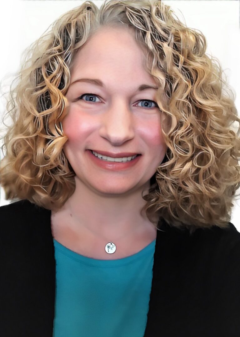 Jamie Novak On How Simplifying & Decluttering Your Life Can Make You Happier