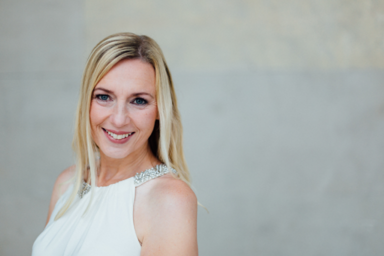 Julie Leonard On How Simplifying & Decluttering Your Life Can Make You Happier