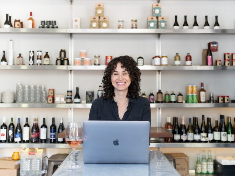Melissa Gugni On How Simplifying & Decluttering Your Life Can Make You Happier