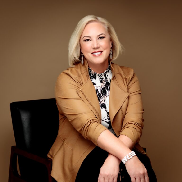 Michelle Jacobik Of EnVision + Thrive Academy For Entrepreneurs: Second Chapters; How I Reinvented…
