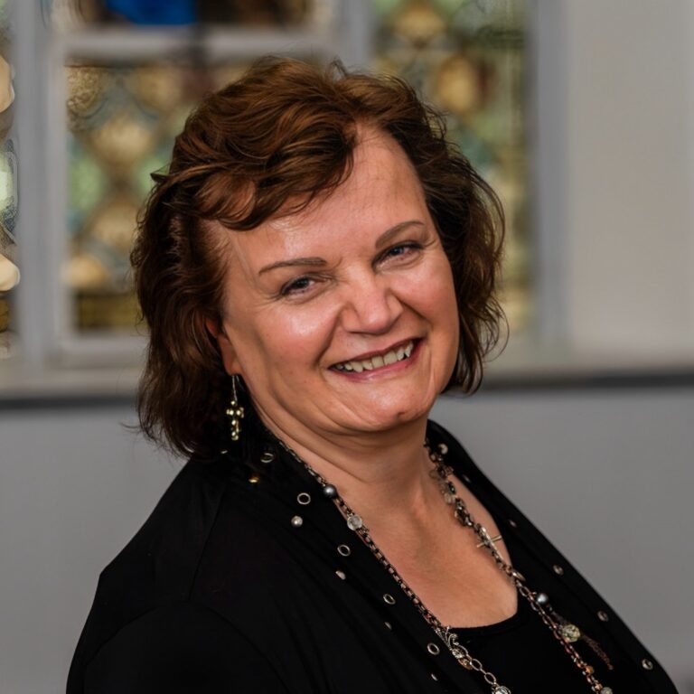 Author Mary Potter Kenyon On How to Go Beyond Your Comfort Zone to Grow Both Personally and…