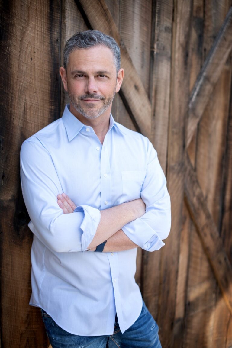 Scott Simon Of Scare Your Soul On How to Go Beyond Your Comfort Zone to Grow Both Personally and…