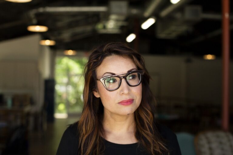 Social Impact Heroes: Why & How Ilknur Ozgur of Artstillery Is Helping To Change Our World
