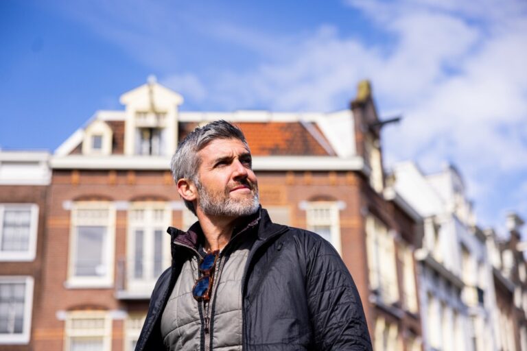 Brian Gallagher Of Simple Man Guide On How Simplifying & Decluttering Your Life Can Make You…