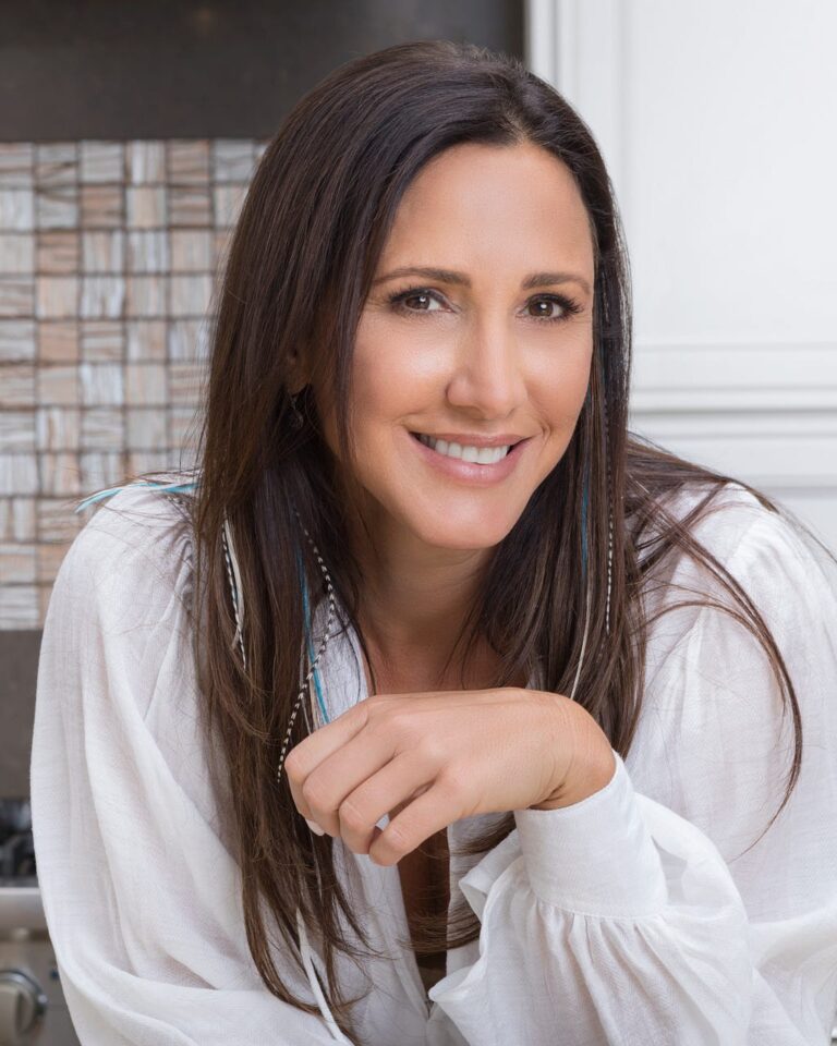 Diana Stobo Of Truth Bar On 5 Things You Need To Create a Successful Food or Beverage Brand