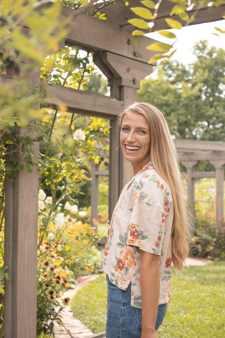 Julia Oliver of Rooted Recovery On How To Support A Loved One Who Is Struggling With An Eating…