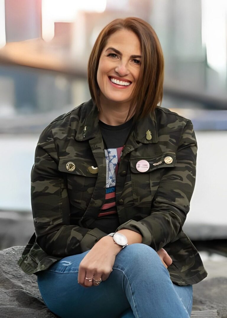 Danielle Hughes of More Than Words Marketing: 5 Things You Should Do To Become a Thought Leader In…