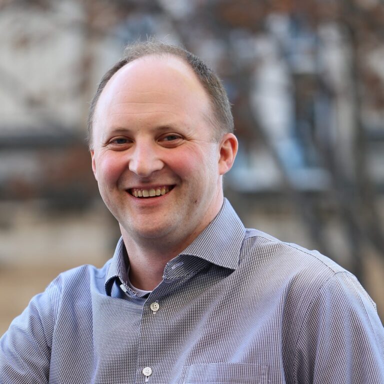 C-Suite Perspectives On AI: Scott Parker Of Social Factor On Where to Use AI and Where to Rely Only…