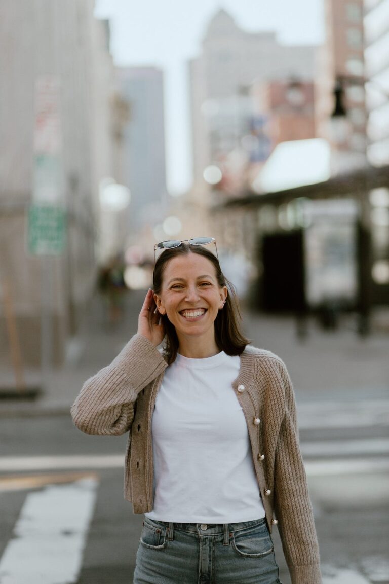 Influencer Julia Jornsay-Silverberg On How To Build A Large, Loyal, & Engaged Social Media…