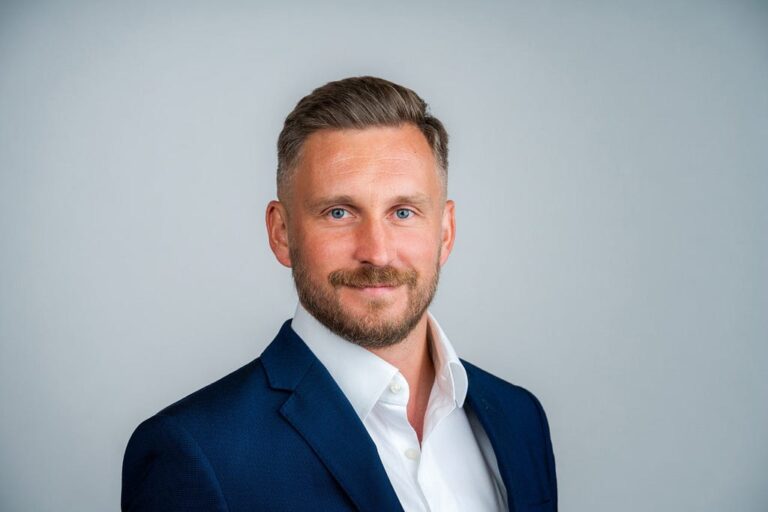Impactful Communication: Tim Castle Of The Negotiators Edge On 5 Essential Techniques for Becoming…