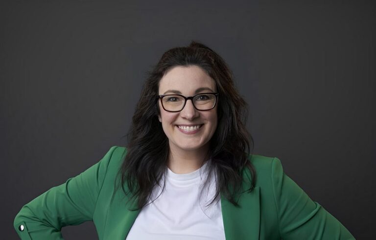 Impactful Communication: Public Speaking Coach Loren Raye On 5 Essential Techniques for Becoming an…