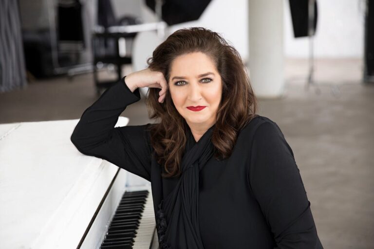 Valerie Fahren: 5 Things I Wish Someone Told Me When I First Became an Artist